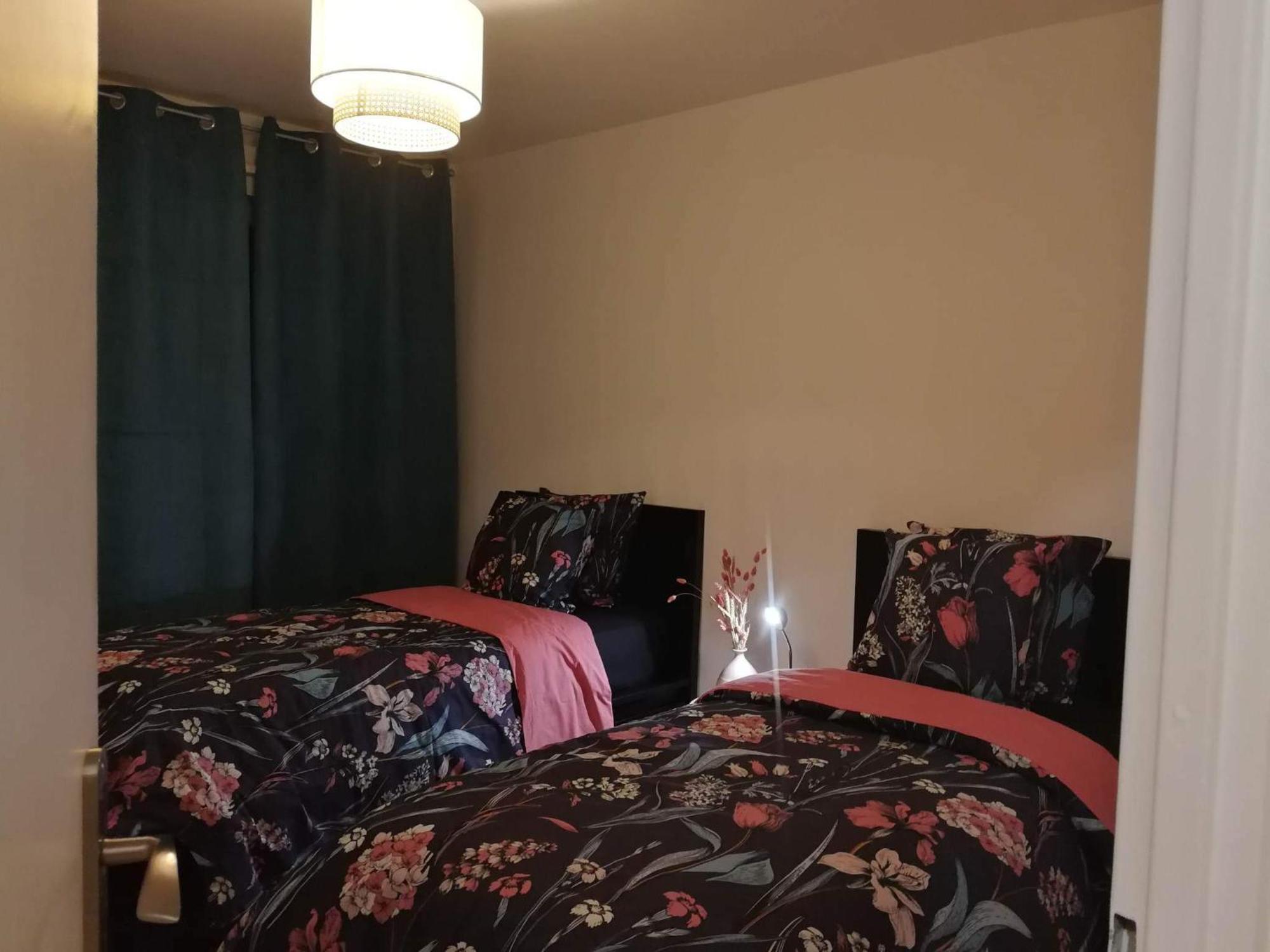 Bel Appartement Familial Cenon Bagian luar foto